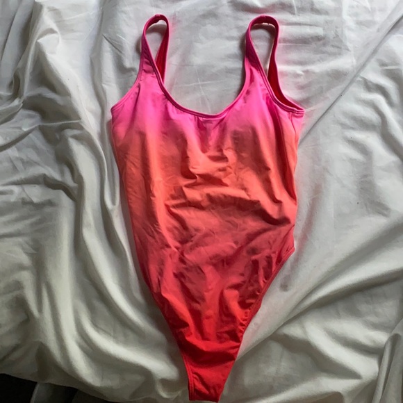 Hollister one piece swimsuit - Picture 1 of 2